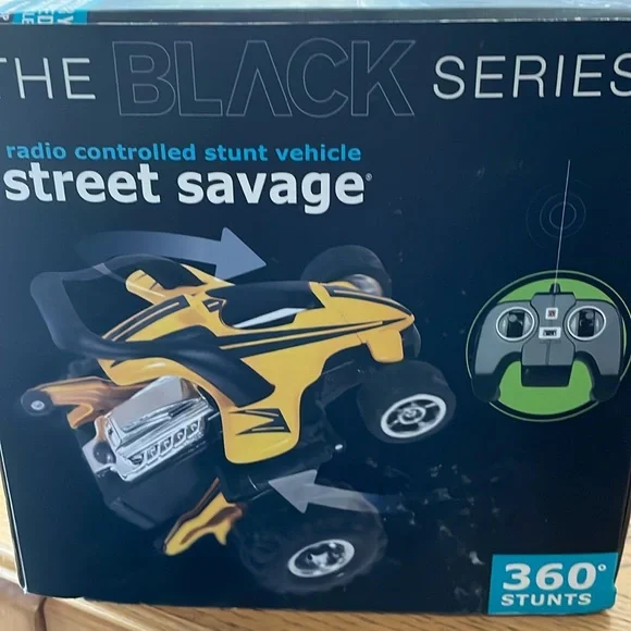 Street Savage Radio/Remote control flipping stunt vehicle 360 S Turns